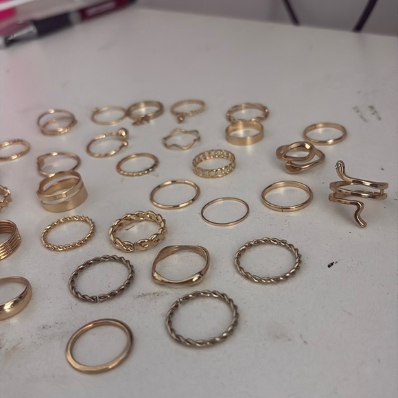 GOLD RINGS - Picture 4 of 6